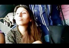 در حالی کانال سکسی برازرس در تلگرام که در شورت صورتی لعنتی می شود ، پیراهن بزنید